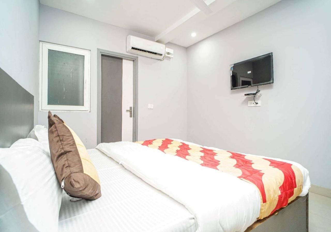 Family Hotel By Pg International New Delhi Exterior photo